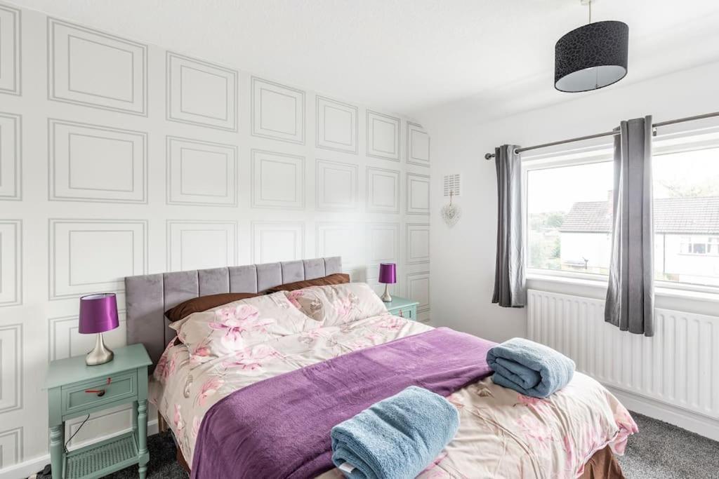 Entire Charming 5-Bed House In Darwen Blackburn Bb1 Free Parking Roadside Rishton المظهر الخارجي الصورة