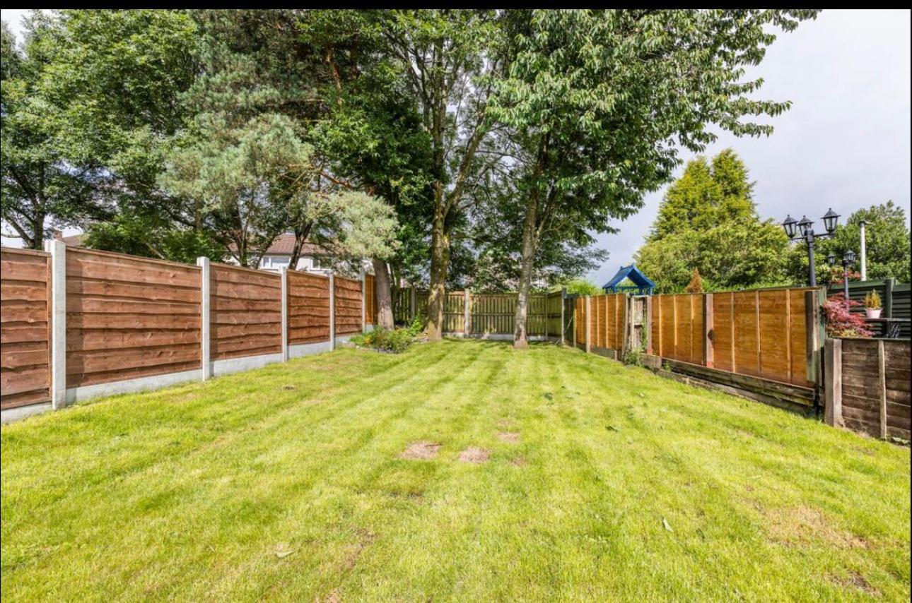 Entire Charming 5-Bed House In Darwen Blackburn Bb1 Free Parking Roadside Rishton المظهر الخارجي الصورة